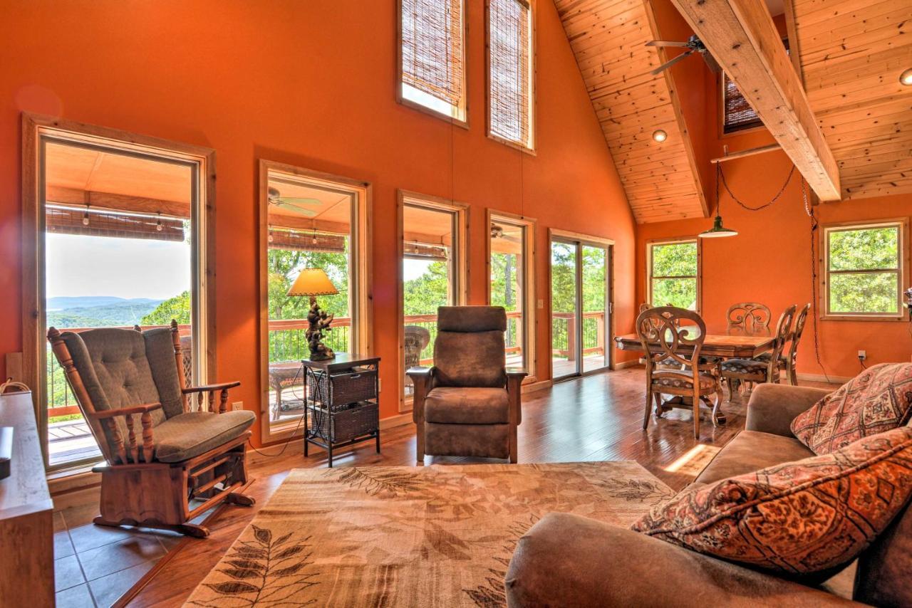 Spacious Log Cabin With Fire Pit And Game Room! Юрика Спрингс Экстерьер фото