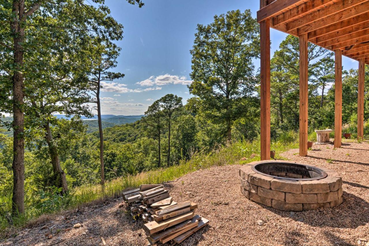 Spacious Log Cabin With Fire Pit And Game Room! Юрика Спрингс Экстерьер фото